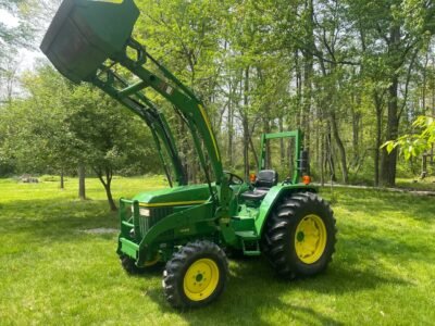 COMPACT TRACTORS